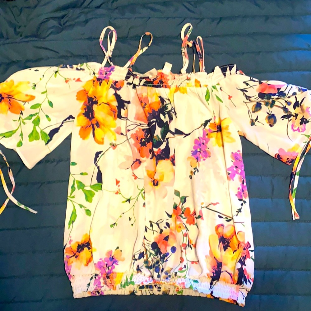 Extra small 7th Ave by NY&Co top barely worn!!